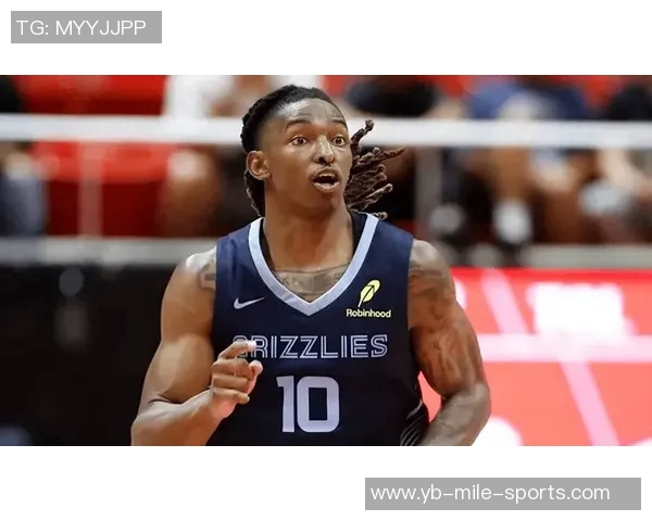 阿伦表现出色11投5中三分球命中率高达50贡献13分并有2篮板2助攻1抢断1盖帽 阿伦表现出色11投5中三分球命中率高达50贡献13分并有2篮板2助攻1抢断1盖帽