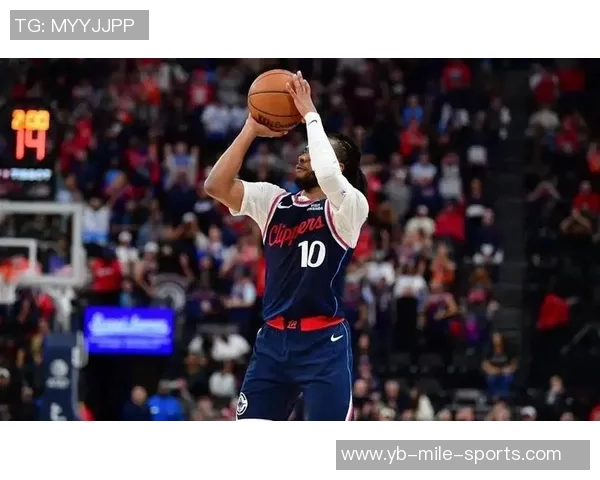 特纳状态低迷12投仅中3三分球表现惨淡仅得14分7篮板2助攻 特纳状态低迷12投仅中3三分球表现惨淡仅得14分7篮板2助攻